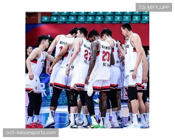 联赛争冠格局初现端倪 传统强队与黑马并驾齐驱