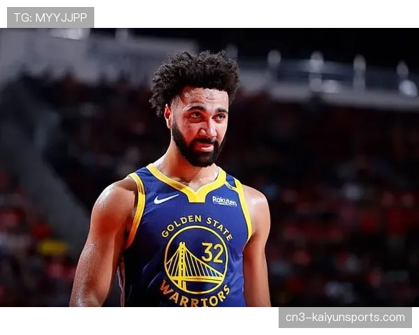 勇士五小阵容篮板失利,内线高度问题再次暴露 勇士五小阵容篮板失利,内线高度问题再次暴露